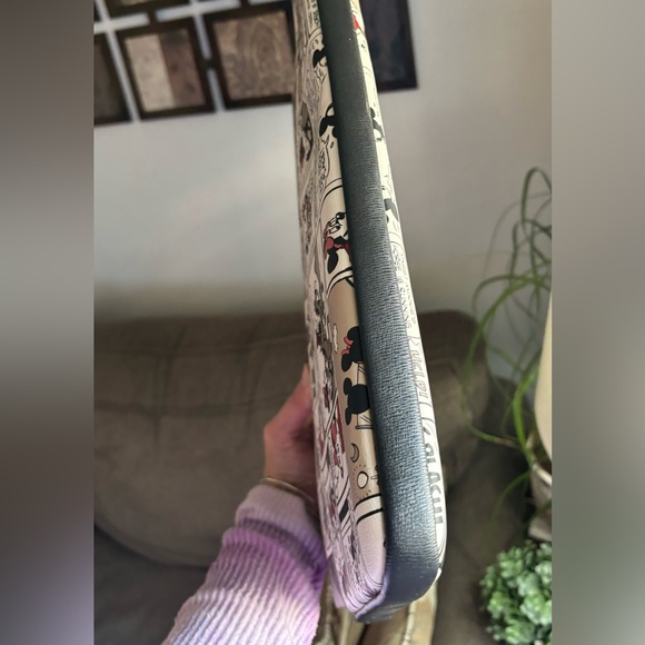 Authentic KATE SPADE Saffiano leather Disney Mickey & friends laptop zip case - Picture 6 of 8